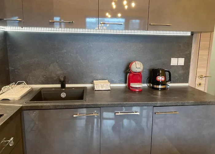 Victor's , With Private Parking *