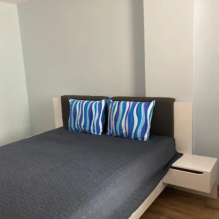 Victor's , With Private Parking Apartament